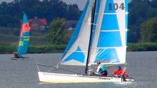 Hobie Cat Katamarane vor der Zecheriner Brücke / Usedom auf dem Weg ins Oderhaff zur Insel Wollin